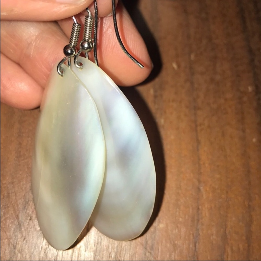 Shell earrings silver hooks - Picture 3 of 5